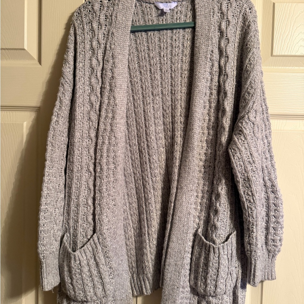 Time and Tru Light Gray Cable Knit Cardigan